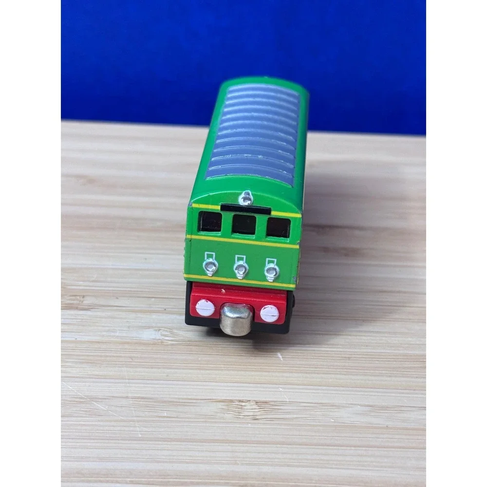 Thomas & Friends Take-Along Daisy Diesel Railcar Green Magnetic Engine 2008